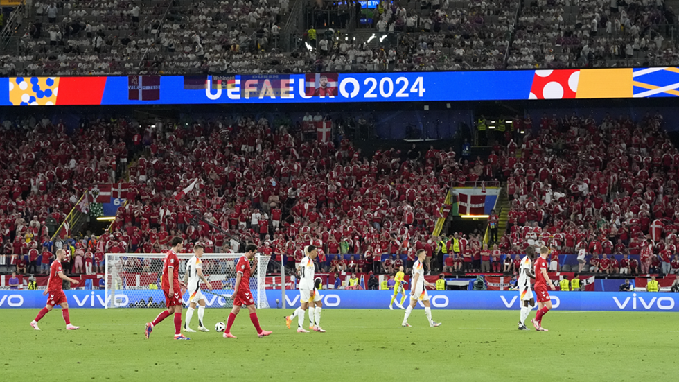 إيقاف مباراة ألمانيا والدنمارك في ثمن نهائي “يورو 2024” (فيديو)