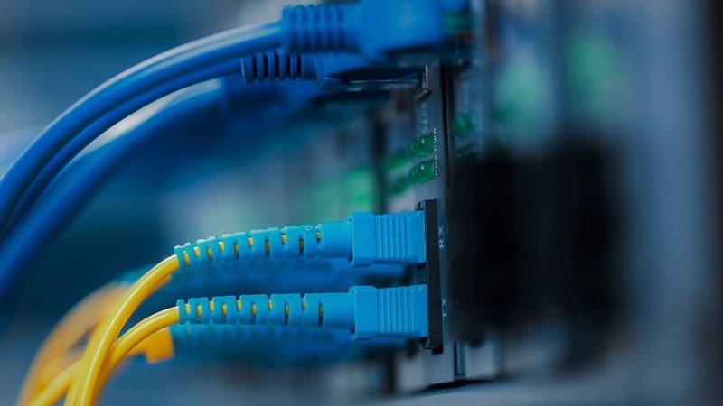 الاتصالات تعلن إنجاز 3 ملايين ونصف خط من الألياف الضوئية الواصلة للمنازل FTTH