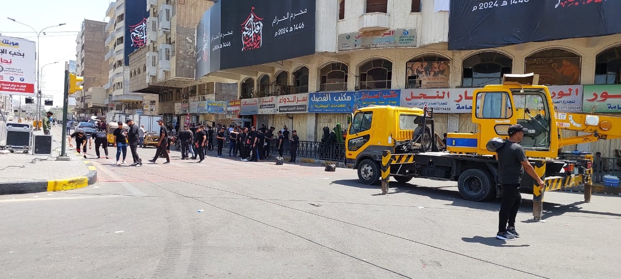 بغداد تشهد زحامًا مروريًا بعد قطع الطرق المؤدية الى الخلاني والتحرير (صور)