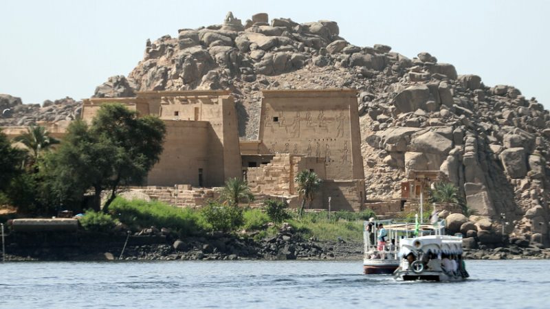 مصر.. مسؤول في الآثار يعلق على اكتشاف أثري جديد تحت مياه النيل في أسوان