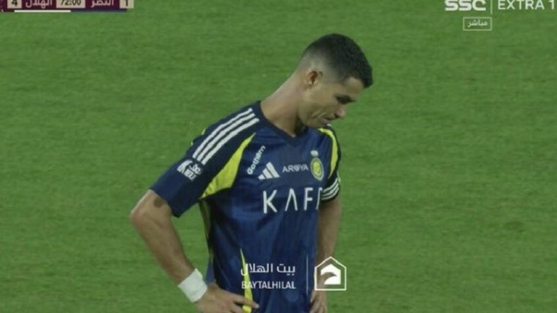 شاهد.. رد فعل رونالدو على الهزيمة المذلة وأهداف الهلال