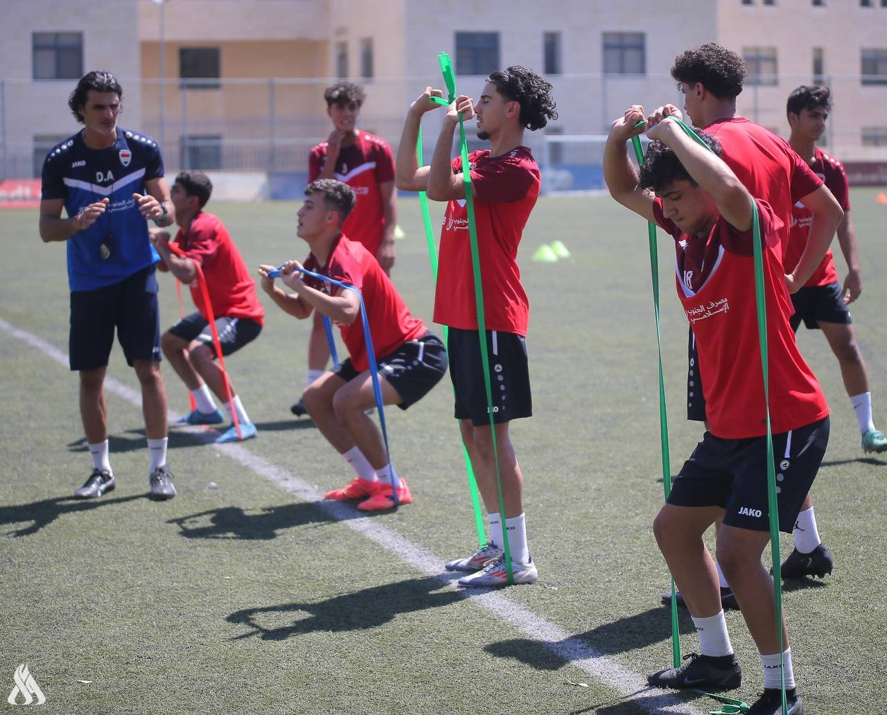 منتخبنا للناشئين يباشر تدريباته استعدادا لنصف نهائي كأس غرب آسيا