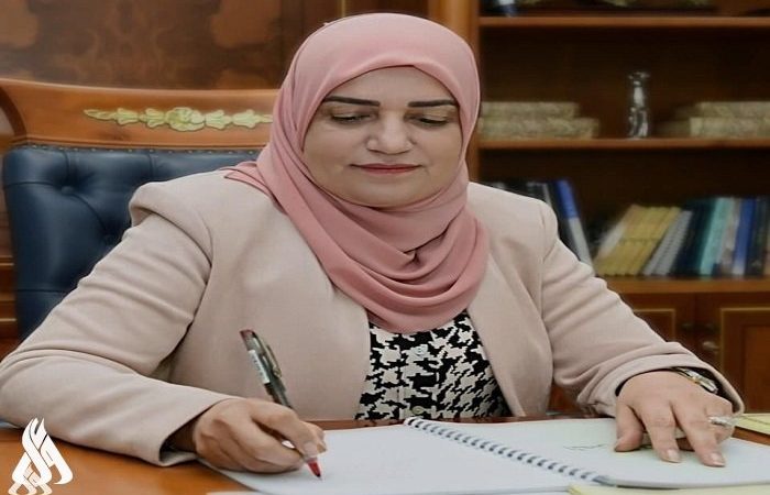 وزيرة المالية توجه بسرعة تقديم نتائج التحقيق بحق مدير هيئة الضرائب