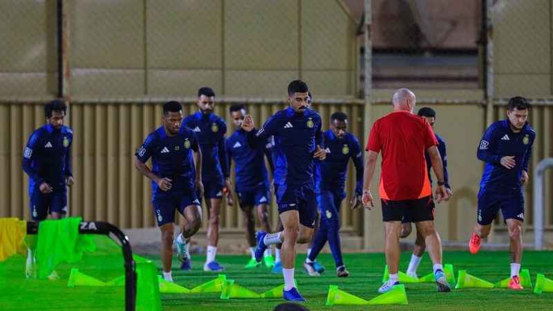 خطوة جديدة من بيولي اتجاه لاعبي النصر السعودي