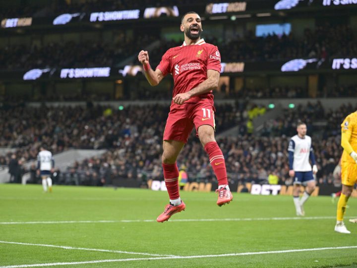 محمد صلاح يقود ليفربول ليعزز صدارته في “البريميرليغ” ويكتسح توتنهام بسداسية