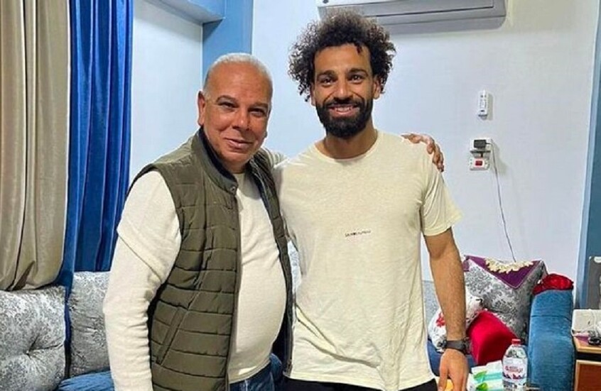 والد محمد صلاح يعلق على الفيديو المتداول بشأن انتقال “مو” للهلال السعودي (فيديو)