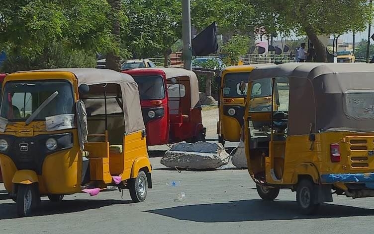 قائد عمليات بغداد يوجه بمنع دخول “التكتك” الى 8 مناطق