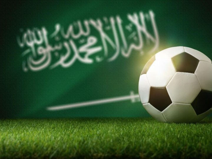 هل ستسمح السعودية بتقديم الكحول في كأس العالم 2034؟ وزير الرياضة يجيب (فيديو)