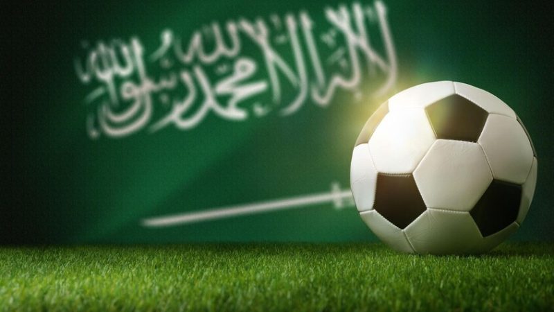 هل ستسمح السعودية بتقديم الكحول في كأس العالم 2034؟ وزير الرياضة يجيب (فيديو)