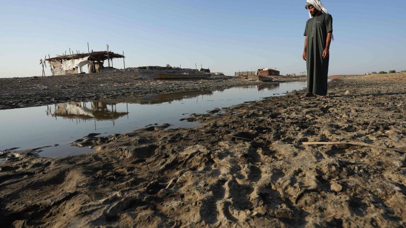 الأهوار عطشى والنزوح دائم.. الصحافة العالمية تحذر من “حرب مائية” أهلية واقليمية