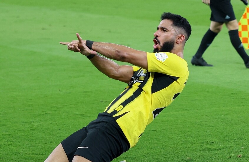 شاهد.. الاتحاد يقهر الرياض بهدف قاتل  